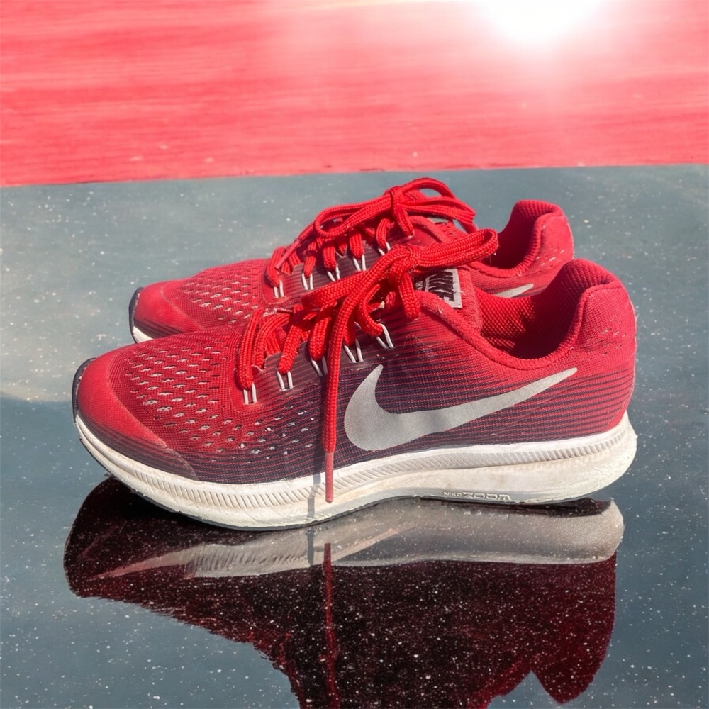 Nike Kids Red and White Low-Top Sneakers